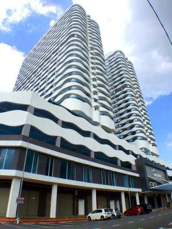 Mykey The Wave A-17-15 Apartment